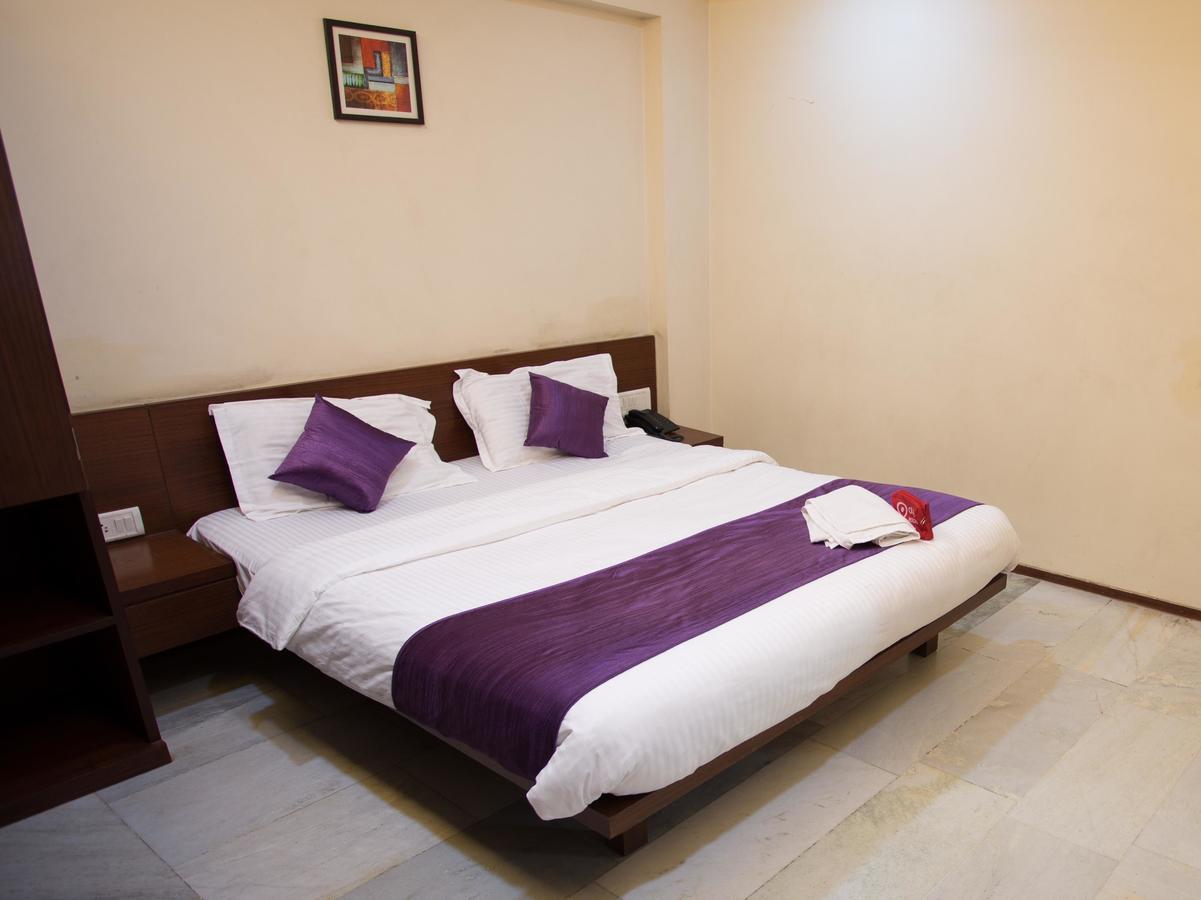 Oyo 13771 Executive Residency Hotel ปูเน่ ภายนอก รูปภาพ