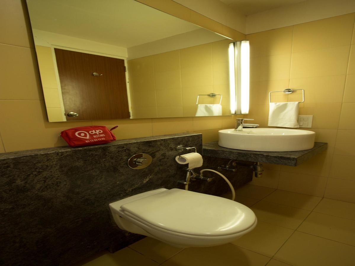 Oyo 13771 Executive Residency Hotel ปูเน่ ภายนอก รูปภาพ