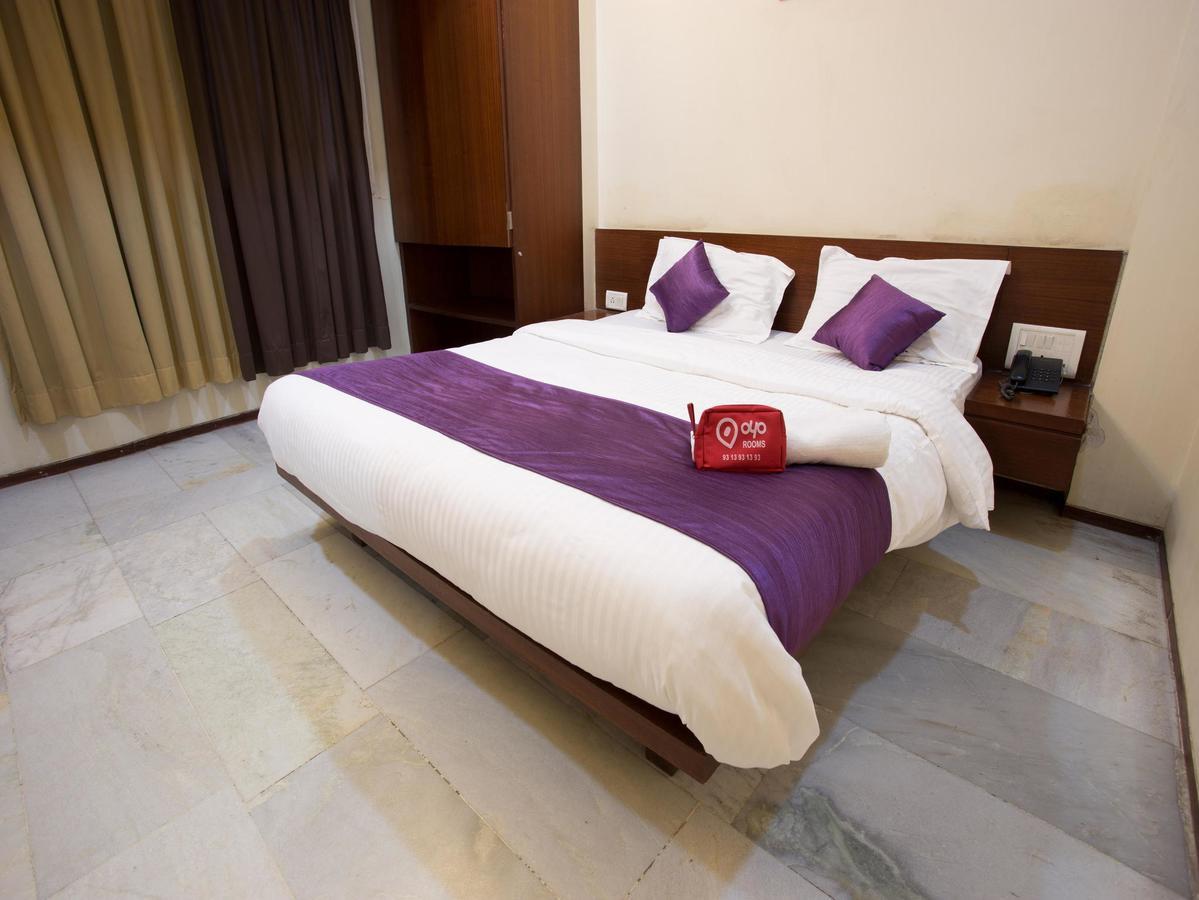 Oyo 13771 Executive Residency Hotel ปูเน่ ภายนอก รูปภาพ