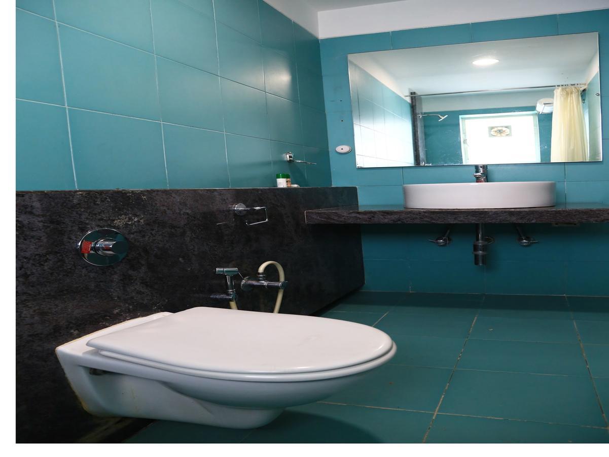 Oyo 13771 Executive Residency Hotel ปูเน่ ภายนอก รูปภาพ