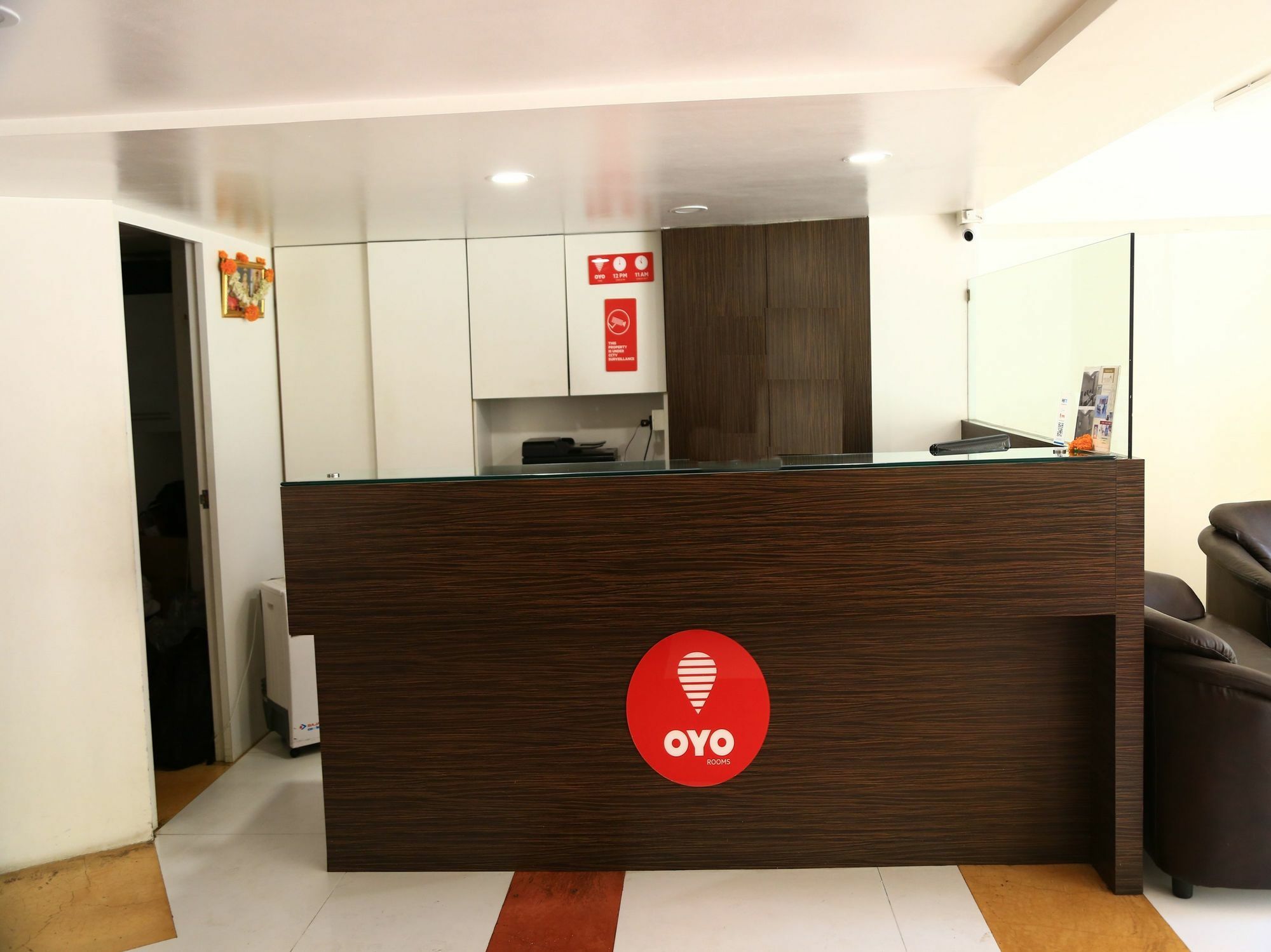 Oyo 13771 Executive Residency Hotel ปูเน่ ภายนอก รูปภาพ