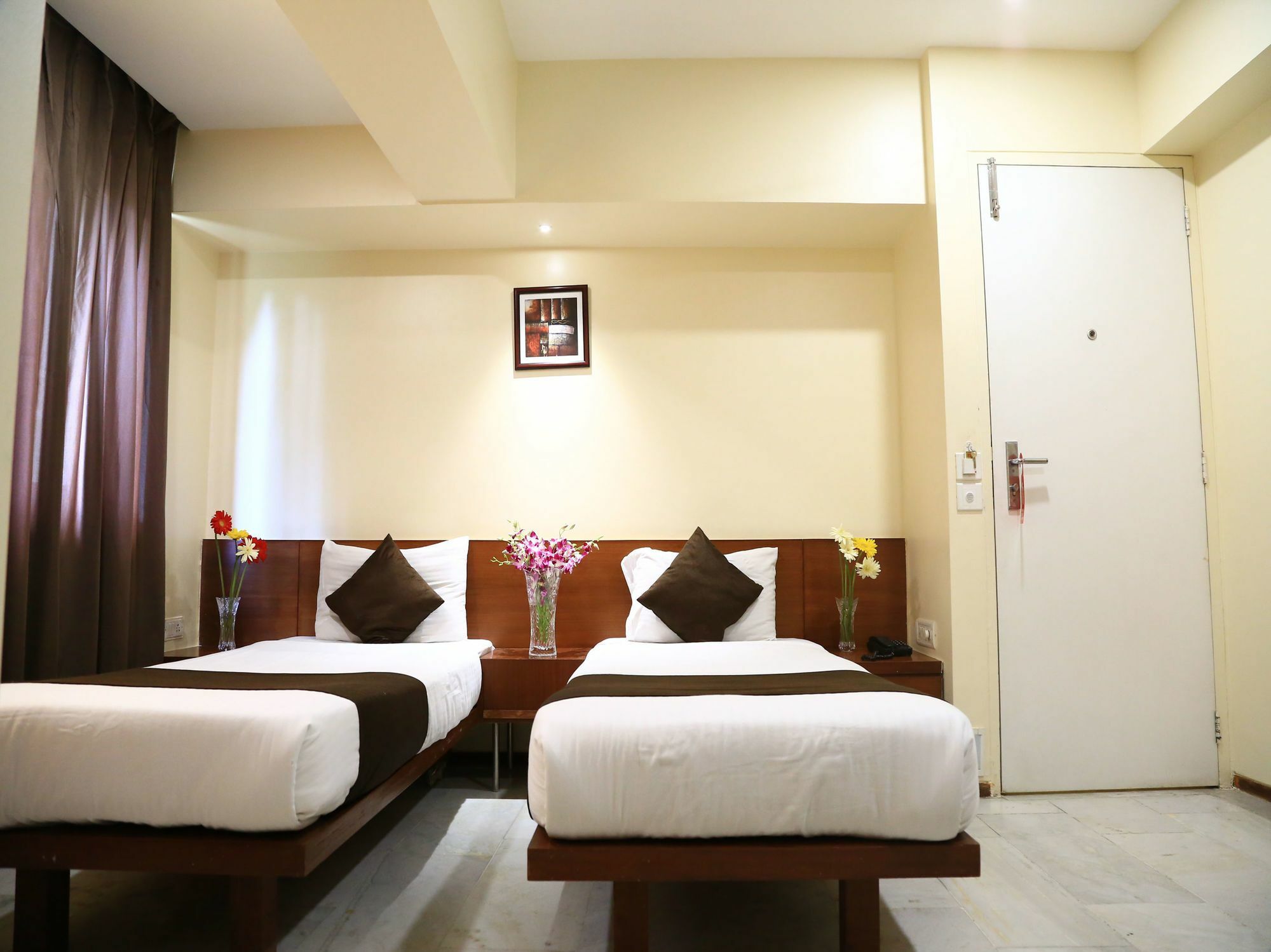 Oyo 13771 Executive Residency Hotel ปูเน่ ภายนอก รูปภาพ