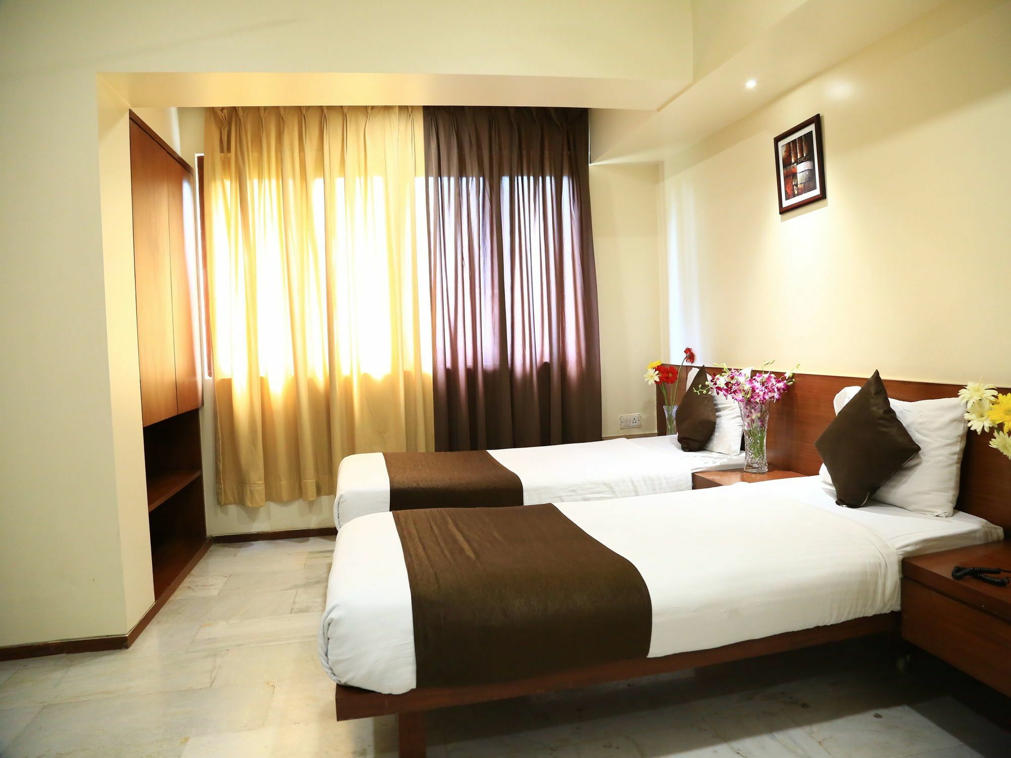 Oyo 13771 Executive Residency Hotel ปูเน่ ภายนอก รูปภาพ