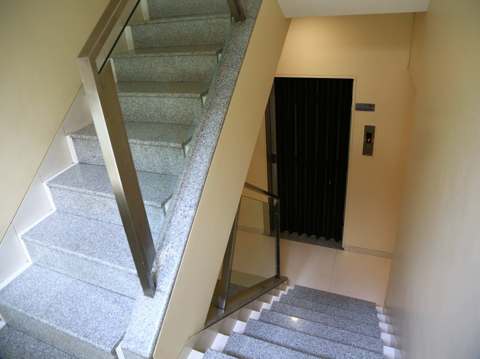 Oyo 13771 Executive Residency Hotel ปูเน่ ภายนอก รูปภาพ